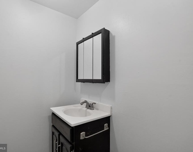 2623 Emerald Street - Photo Thumbnail 29