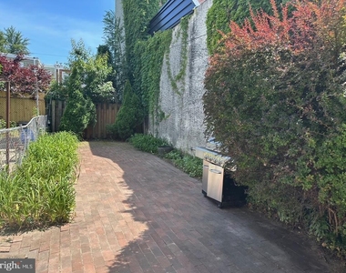 2623 Emerald Street - Photo Thumbnail 30
