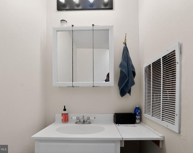 2623 Emerald Street - Photo Thumbnail 25
