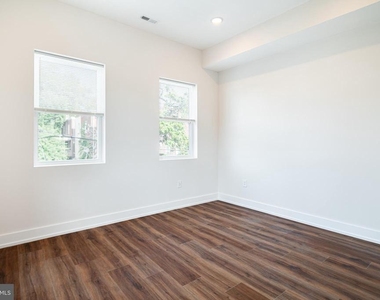 212 Manheim Street - Photo Thumbnail 9