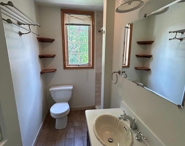 209 Grayling Avenue - Photo Thumbnail 13