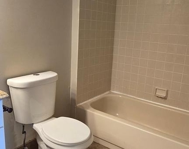 208 Foxmeadow Drive - Photo Thumbnail 16