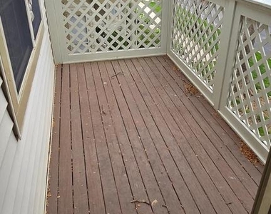 208 Foxmeadow Drive - Photo Thumbnail 7