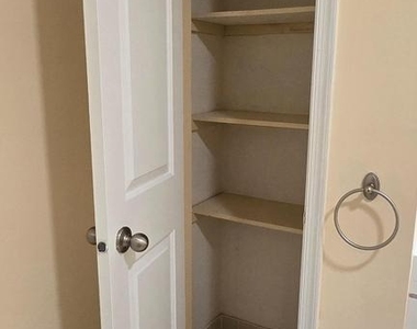 208 Foxmeadow Drive - Photo Thumbnail 13