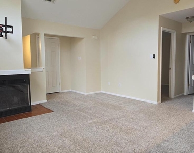 208 Foxmeadow Drive - Photo Thumbnail 6