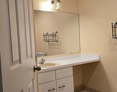 208 Foxmeadow Drive - Photo Thumbnail 11