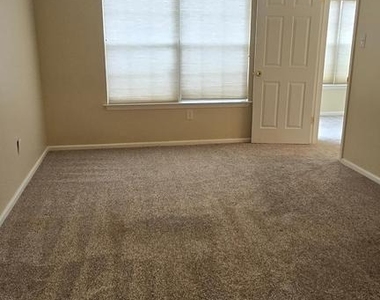 208 Foxmeadow Drive - Photo Thumbnail 15