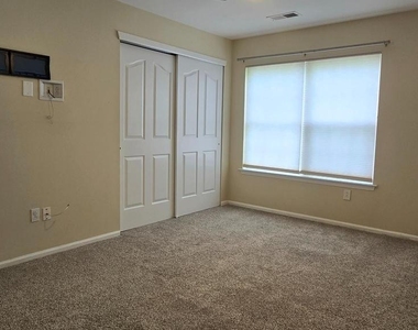 208 Foxmeadow Drive - Photo Thumbnail 21