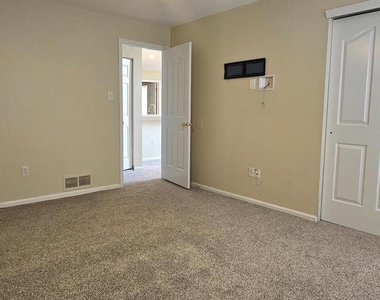 208 Foxmeadow Drive - Photo Thumbnail 18