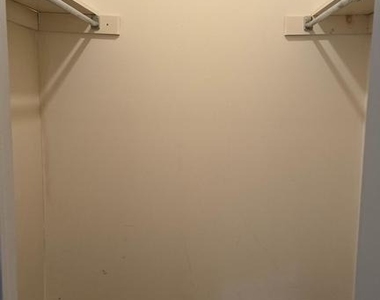 208 Foxmeadow Drive - Photo Thumbnail 10