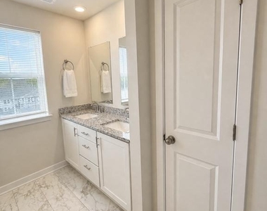 4913 Brookside Court - Photo Thumbnail 21
