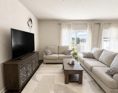 4913 Brookside Court - Photo Thumbnail 10