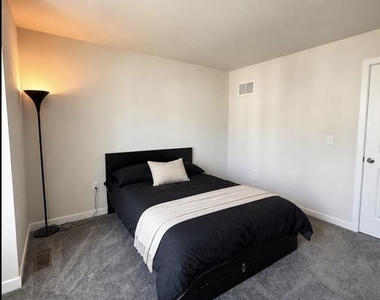 4913 Brookside Court - Photo Thumbnail 32