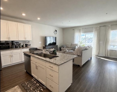 4913 Brookside Court - Photo Thumbnail 6