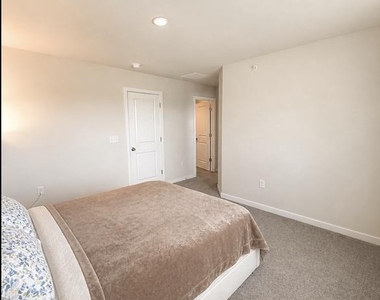 4913 Brookside Court - Photo Thumbnail 17