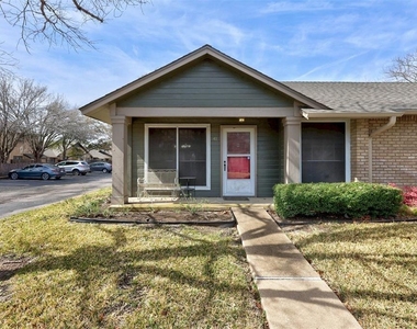 1015 E Yager Ln - Photo Thumbnail 3