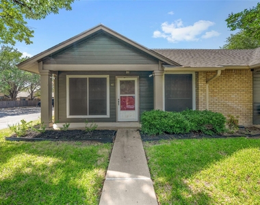 1015 E Yager Ln - Photo Thumbnail 16