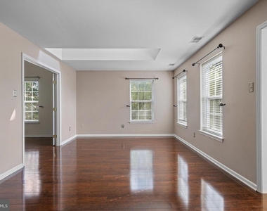 312 Riverbirch Circle - Photo Thumbnail 7