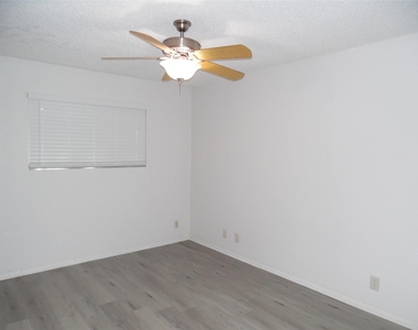 7400 Dixie Dr - Photo Thumbnail 11
