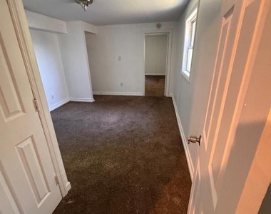 146 W Hanover Street - Photo Thumbnail 3