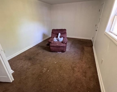 146 W Hanover Street - Photo Thumbnail 4
