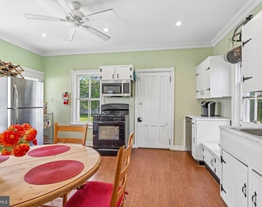 2167 Brunswick Avenue - Photo Thumbnail 10