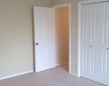 6700 Shiner St - Photo Thumbnail 4