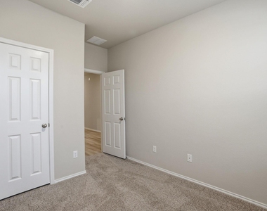 1126 Stone Valley Rd - Photo Thumbnail 8