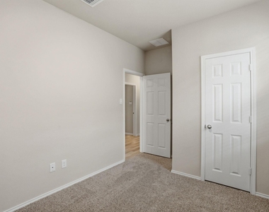 1126 Stone Valley Rd - Photo Thumbnail 12