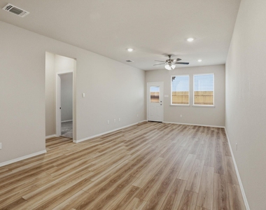 1126 Stone Valley Rd - Photo Thumbnail 15