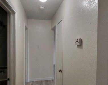308 Erby Ave - Photo Thumbnail 4