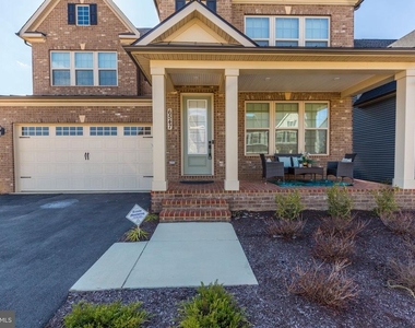 6547 Clubhouse Drive - Photo Thumbnail 6