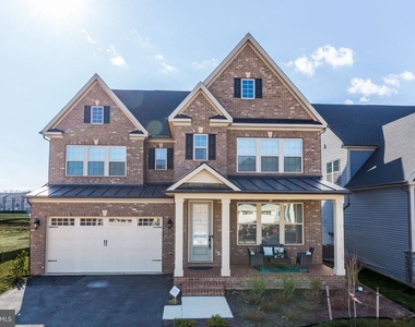 6547 Clubhouse Drive - Photo Thumbnail 3