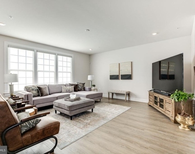 6547 Clubhouse Drive - Photo Thumbnail 21