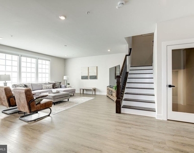 6547 Clubhouse Drive - Photo Thumbnail 20
