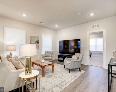6547 Clubhouse Drive - Photo Thumbnail 36