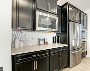 6547 Clubhouse Drive - Photo Thumbnail 30
