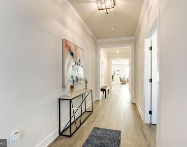 6547 Clubhouse Drive - Photo Thumbnail 9