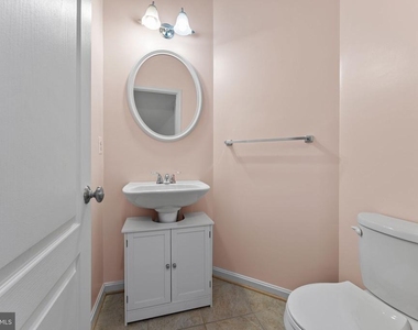 702 Anoosh Court - Photo Thumbnail 15