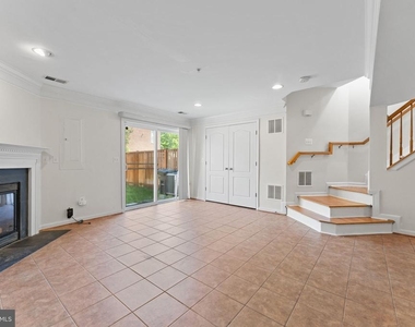 702 Anoosh Court - Photo Thumbnail 4