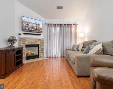 8961 Town Center Circle - Photo Thumbnail 13