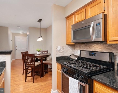 8961 Town Center Circle - Photo Thumbnail 9