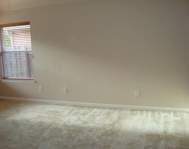 1719 Maize Bend Dr - Photo Thumbnail 3