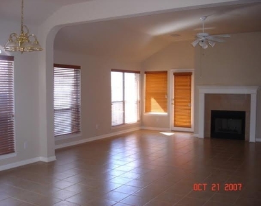 1719 Maize Bend Dr - Photo Thumbnail 2