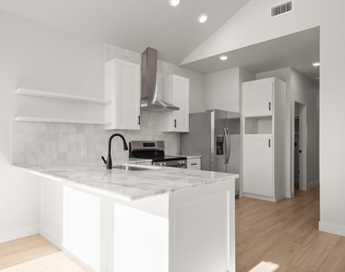 304 S Avenue P Ave - Photo Thumbnail 11