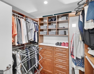 6820 Wisconsin Avenue - Photo Thumbnail 12