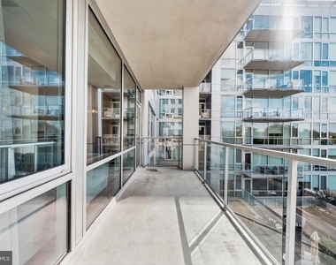 6820 Wisconsin Avenue - Photo Thumbnail 4