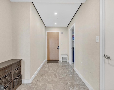 6820 Wisconsin Avenue - Photo Thumbnail 9