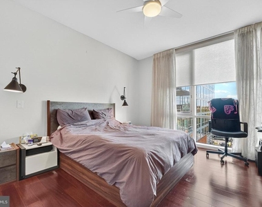 6820 Wisconsin Avenue - Photo Thumbnail 15