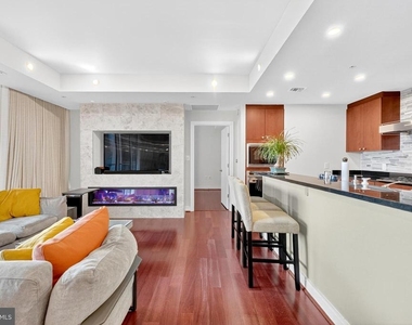 6820 Wisconsin Avenue - Photo Thumbnail 1
